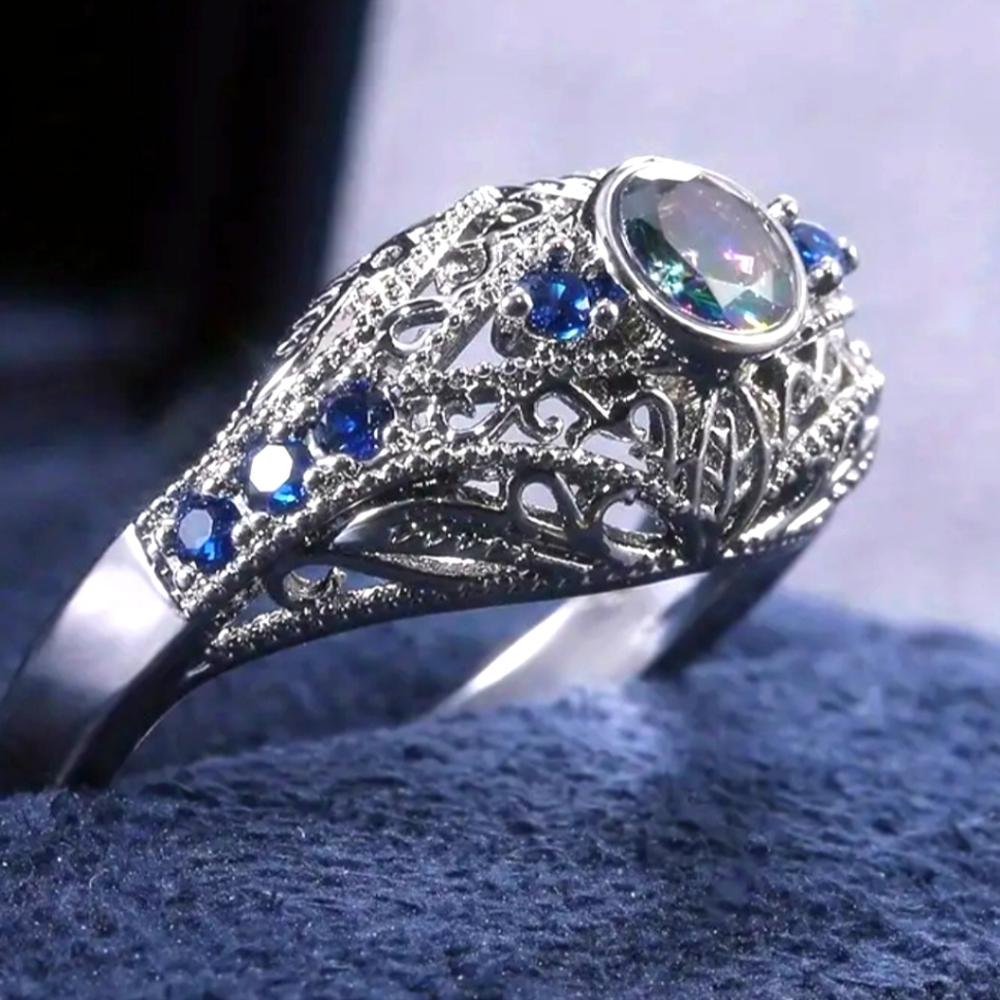 Very Pretty Filagre Ring - Picture 1 of 6